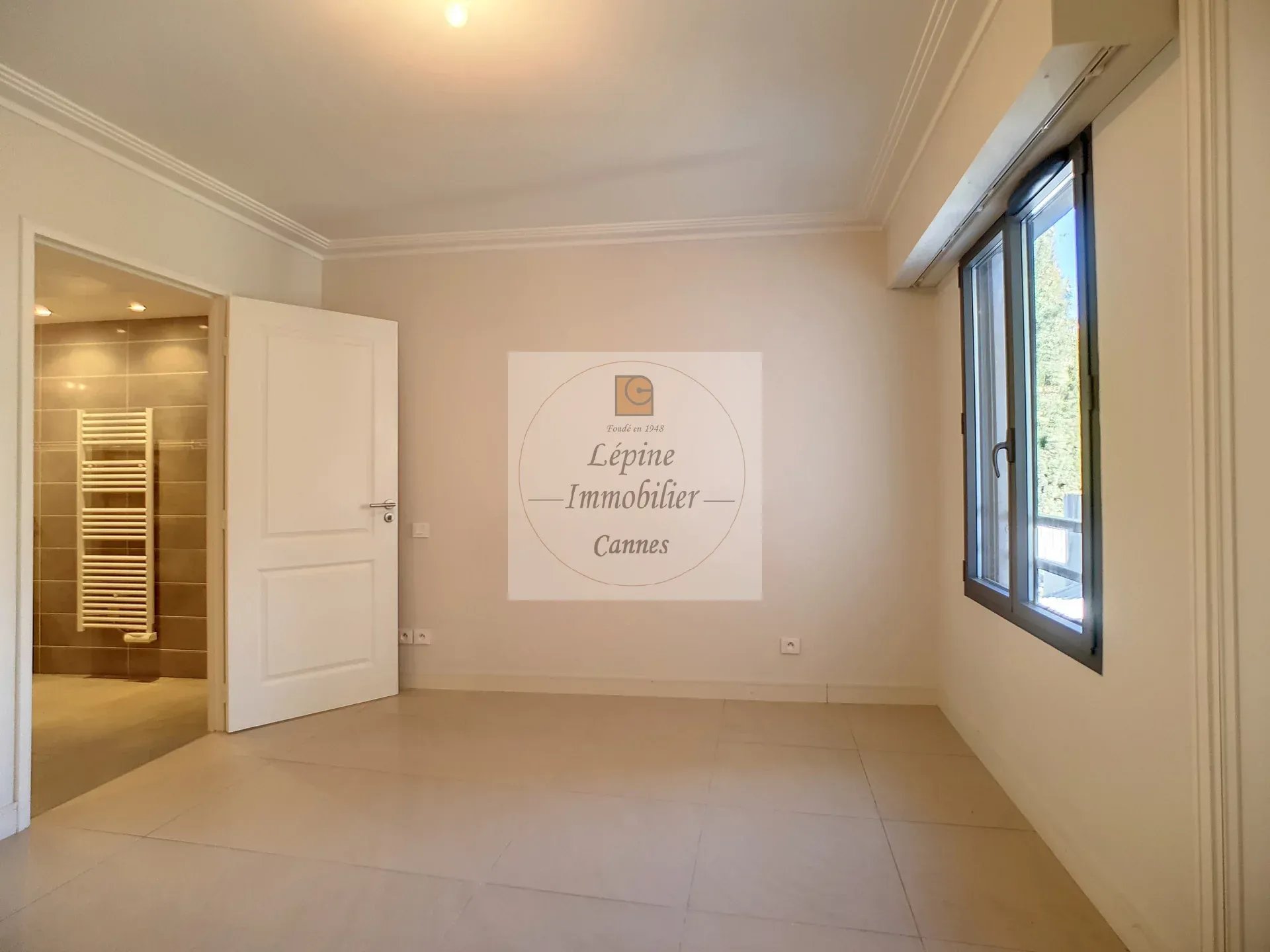 Cannes Palm Beach, 4P de 100m² avec double box.