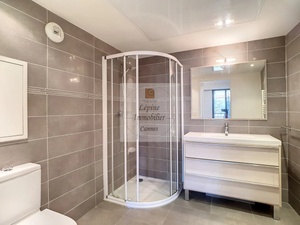 Cannes Palm Beach, 4P de 100m² avec double box.