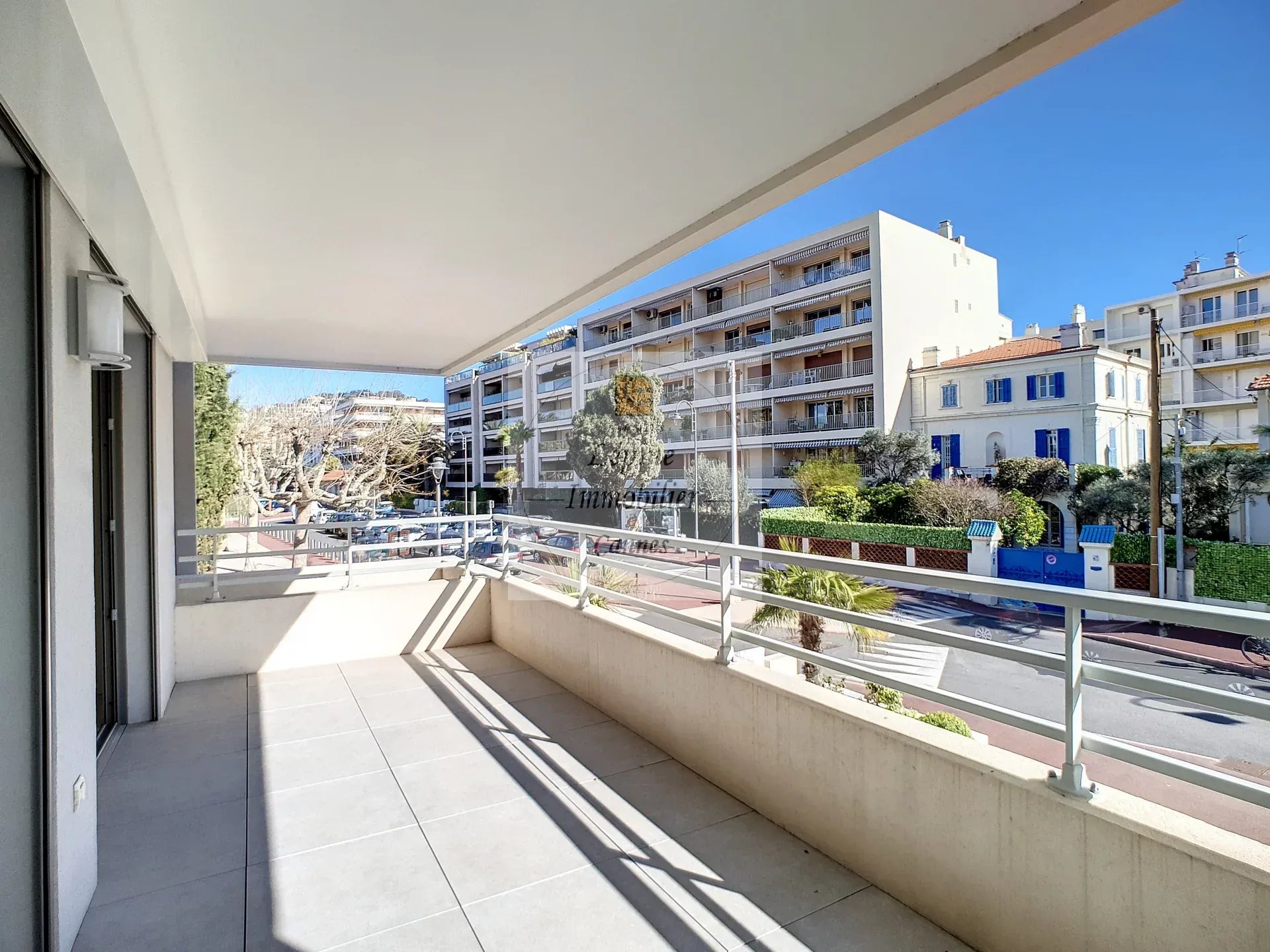 Cannes Palm Beach, 4P de 100m² avec double box.
