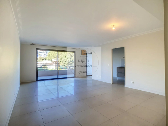 Cannes Palm Beach, 4P de 100m² avec double box.