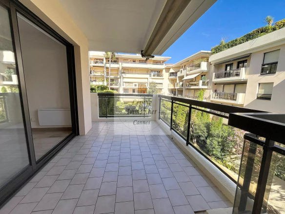Cannes, Montrose, 2P 49m², terrasse, garage, piscine.