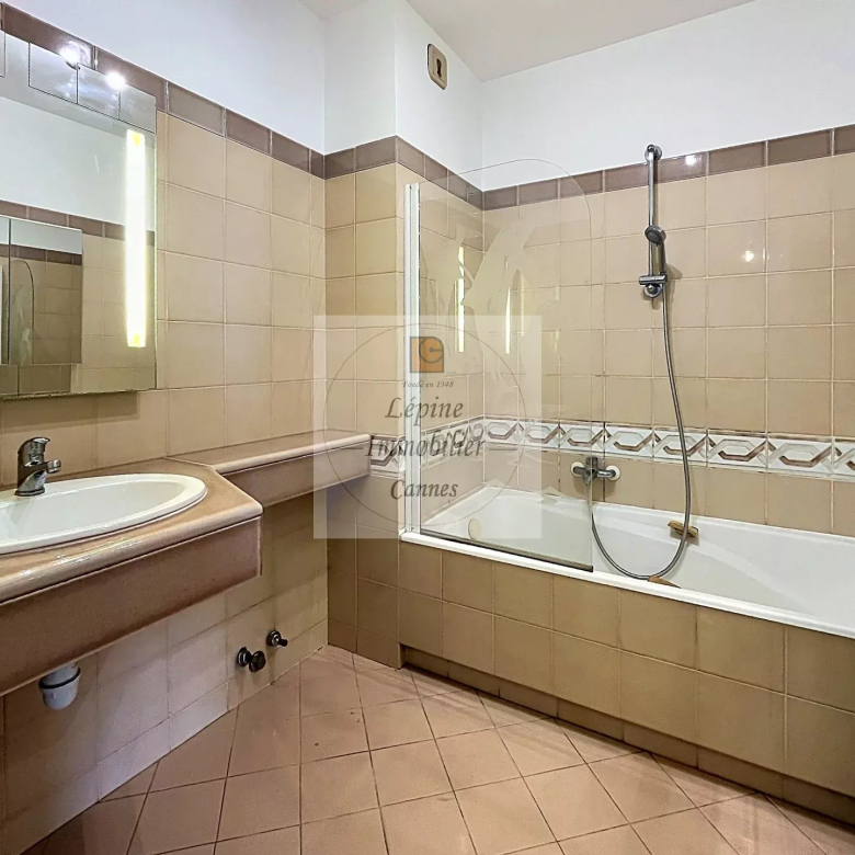 Cannes, Montrose, 2P 49m², terrasse, garage, piscine.