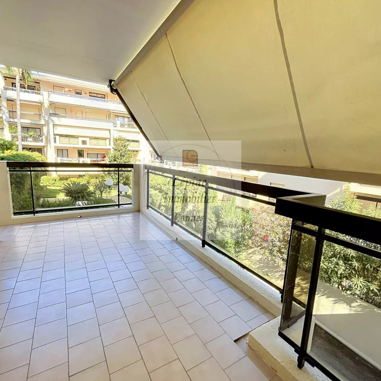 Cannes, Montrose, 2P 49m², terrasse, garage, piscine.