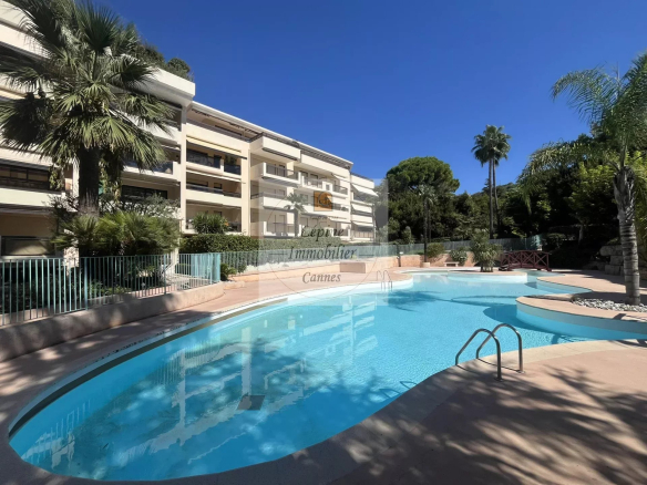 Cannes, Montrose, 2P 49m², terrasse, garage, piscine.