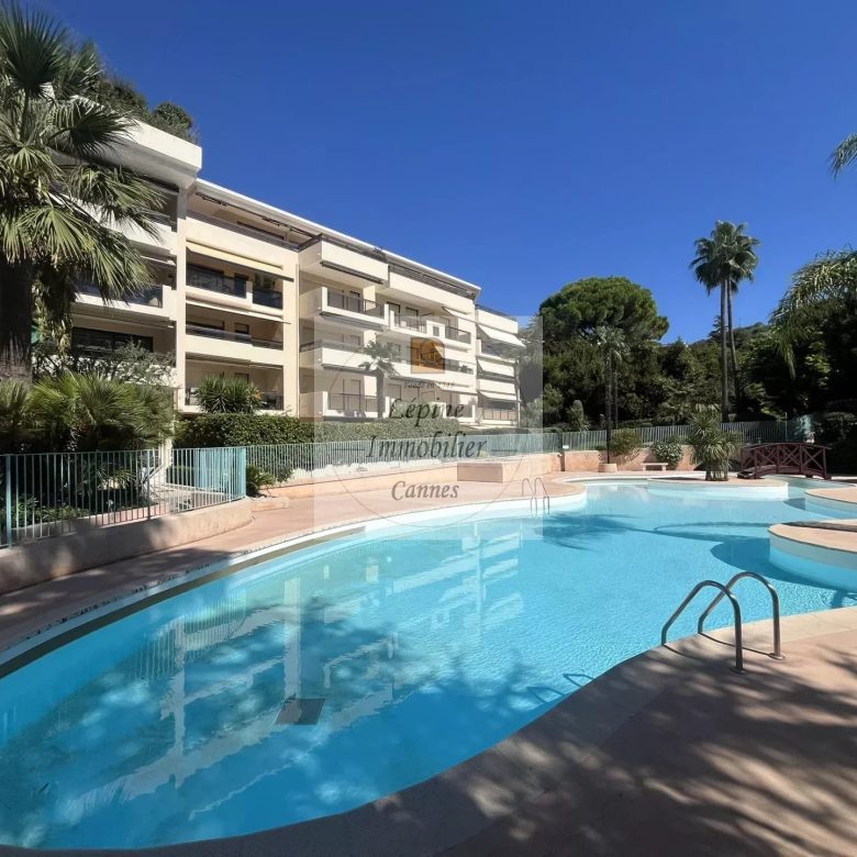 Cannes, Montrose, 2P 49m², terrasse, garage, piscine.