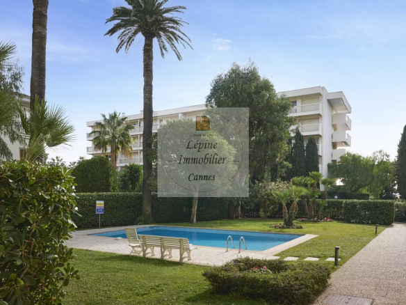 CANNES PALM BEACH – LUXURY 4-ROOM APARTMENT – SEA VIEW