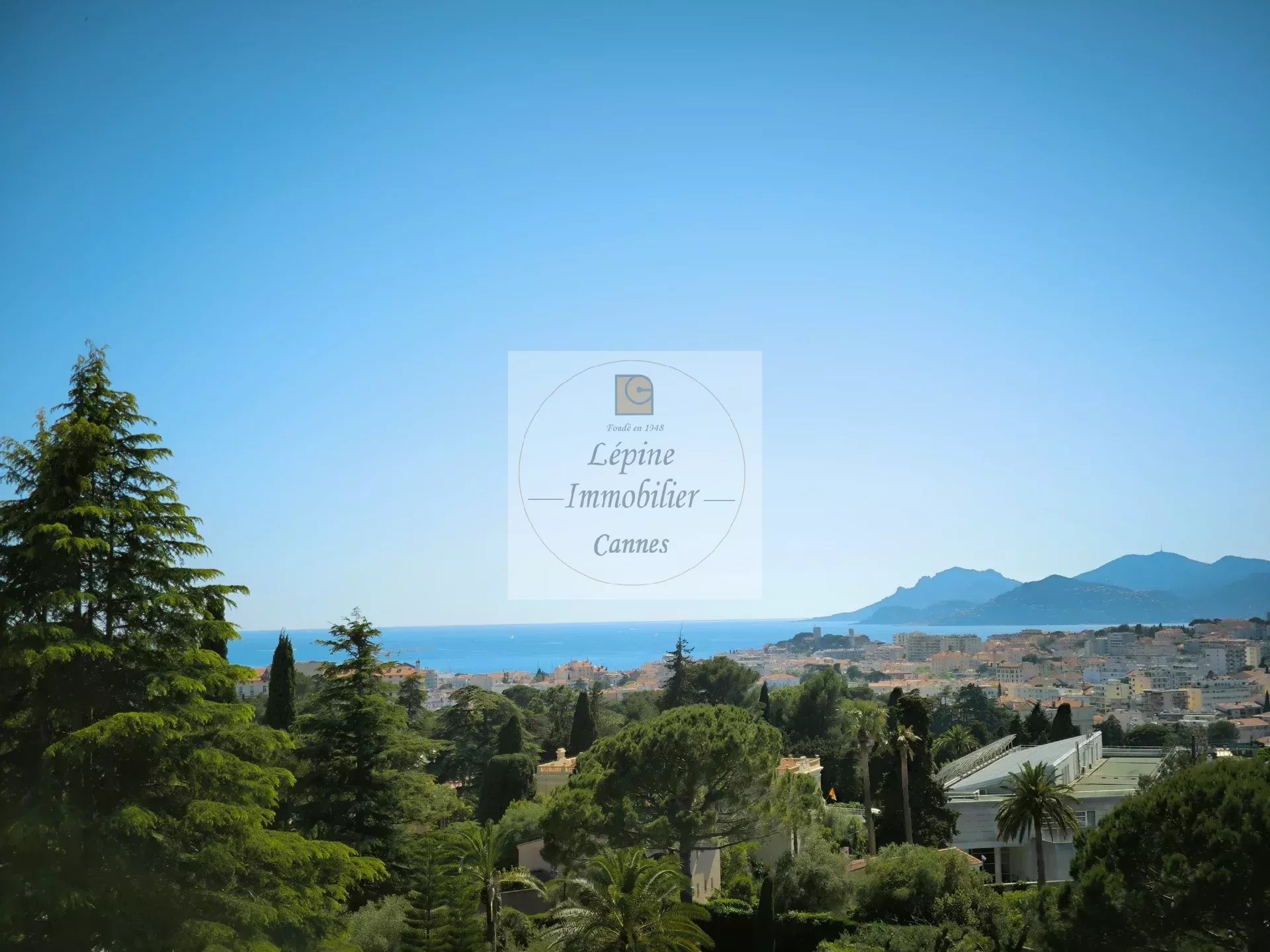 CANNES OXFORD – 3-ROOM APARTMENTS WITH SEA VIEW, TERRACE, PARKING, CELLAR
