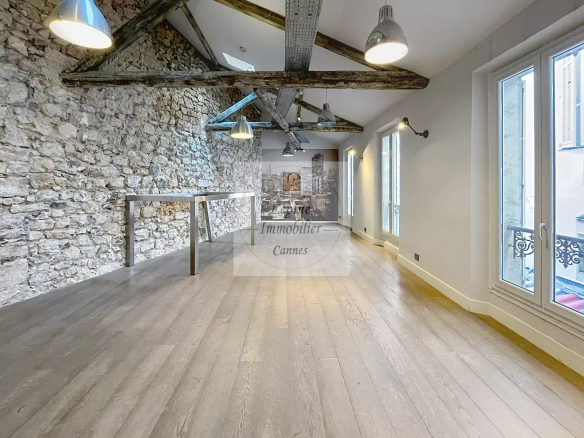 Cannes Banane, Bureaux 129m² , Rue Hoche.