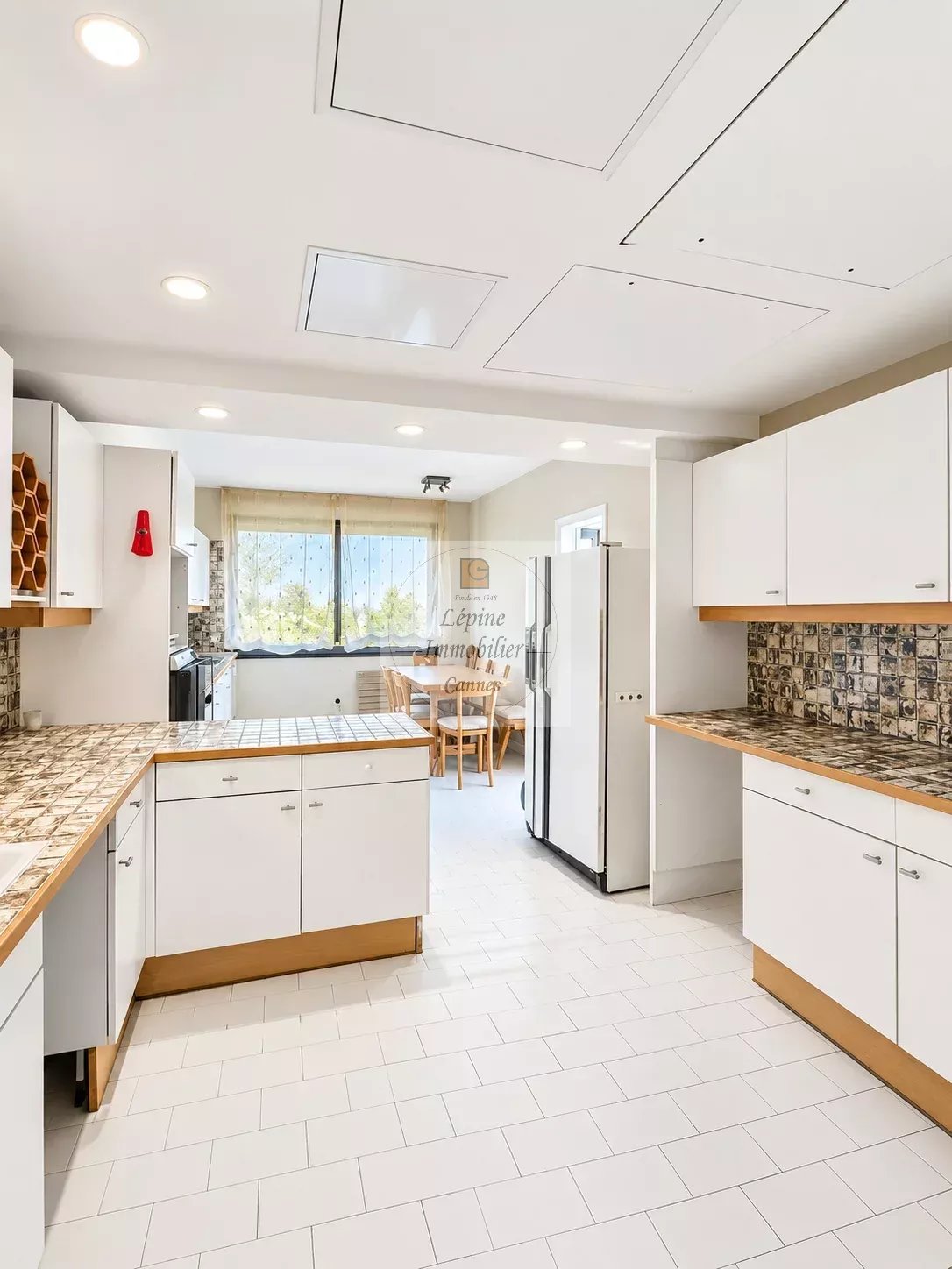 CANNES – BAS CROIX DES GARDES – 4 PIÈCES 181 M² – TERRASSE – VUE MER – PISCINE