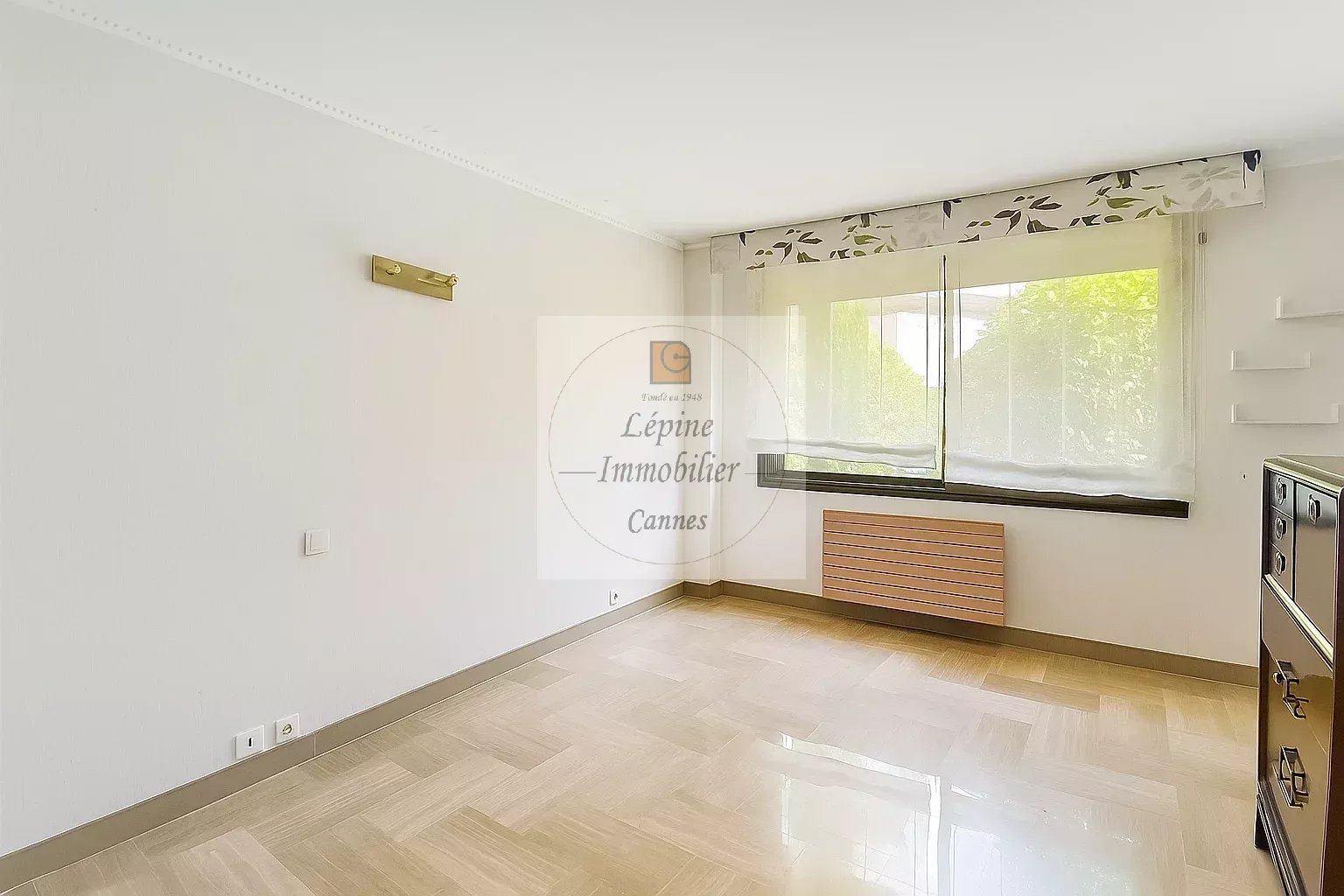 CANNES – BAS CROIX DES GARDES – 4 PIÈCES 181 M² – TERRASSE – VUE MER – PISCINE