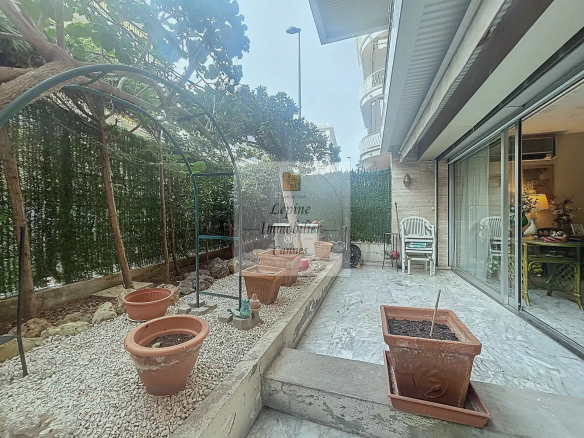 CANNES PALM BEACH -2P – REZ-DE-JARDIN –  A RENOVER