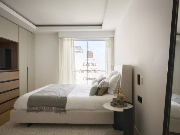 CANNES CROISETTE – APPARTEMENT D’EXCEPTION AVEC VUE MER