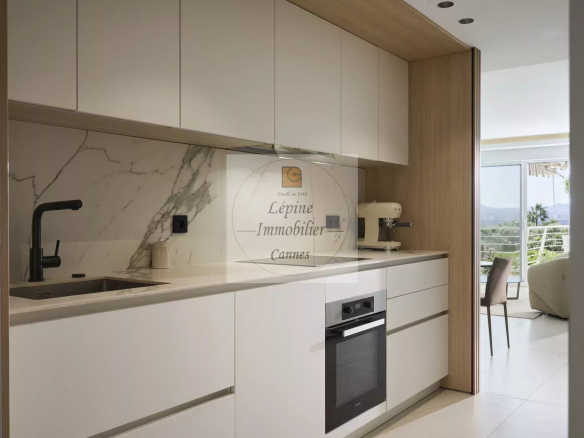 CANNES CROISETTE – APPARTEMENT D’EXCEPTION AVEC VUE MER