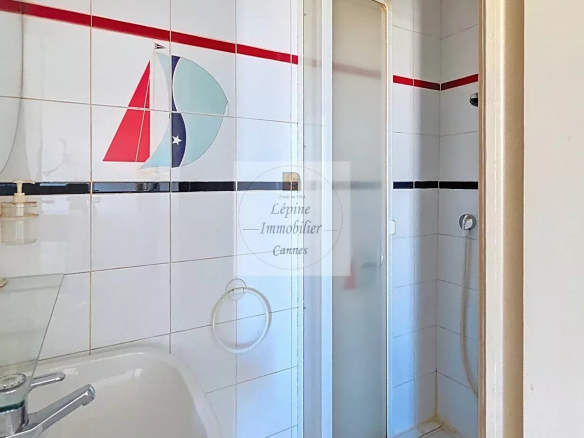 CANNES CROISETTE – 3 ROOMS – EXCEPTIONAL SEA VIEW