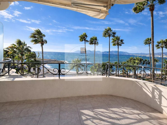 CANNES CROISETTE – 3 ROOMS – EXCEPTIONAL SEA VIEW