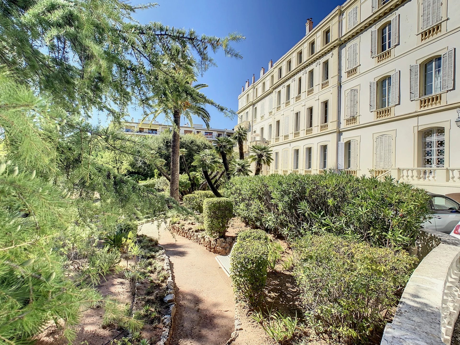 CANNES – DERNIER ETAGE  – VUE MER PANORAMIQUE
