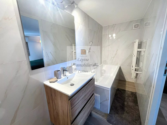 Le CANNET, Bréguières, Villa 7P,  227m², Piscine, Vue mer