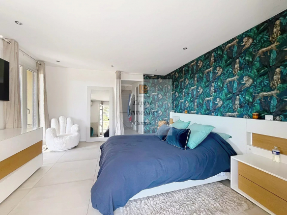 Le CANNET, Bréguières, Villa 7P,  227m², Piscine, Vue mer