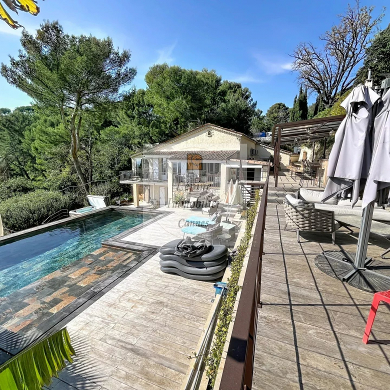 Le CANNET, Bréguières, Villa 7P,  227m², Piscine, Vue mer