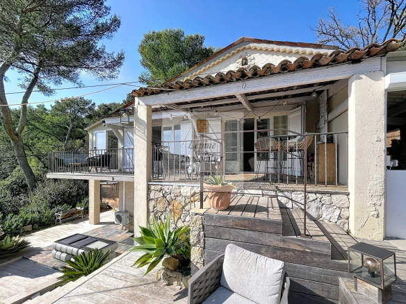 Le CANNET, Bréguières, Villa 7P,  227m², Piscine, Vue mer