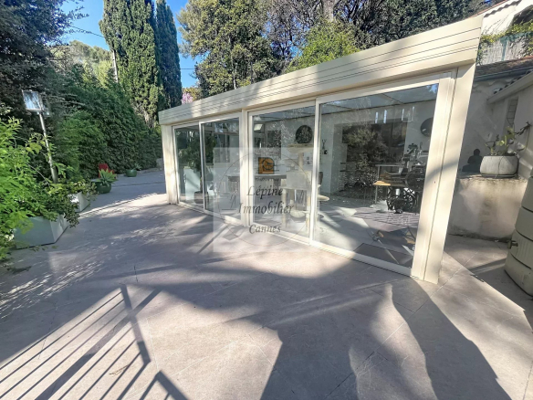 Le CANNET, Bréguières, Villa 7P,  227m², Piscine, Vue mer