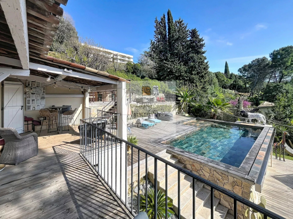 Le CANNET, Bréguières, Villa 7P,  227m², Piscine, Vue mer