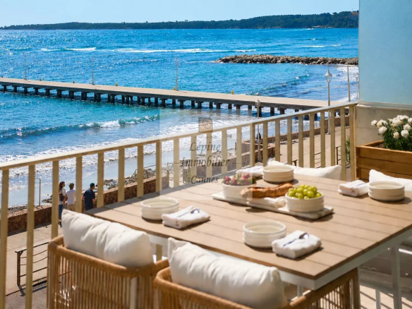 CANNES PALM BEACH – RENOVATED 2-BEDROOM APARTMENT – PANORAMIC SEA VIEW