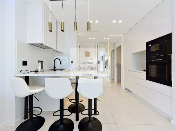 EXCLUSIVITE – CANNES – CROISETTE – VUE MER
