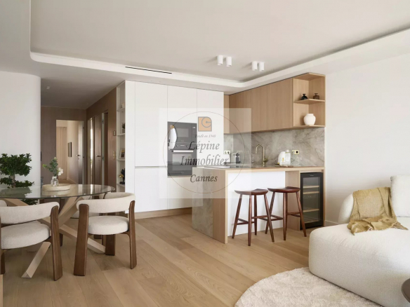 CANNES PALM BEACH – RENOVATED 2-BEDROOM APARTMENT – PANORAMIC SEA VIEW
