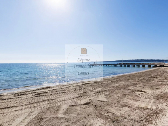 CANNES PALM BEACH – RENOVATED 2-BEDROOM APARTMENT – PANORAMIC SEA VIEW