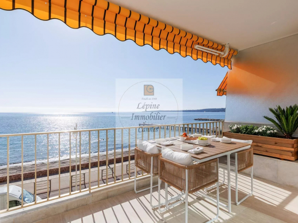 CANNES PALM BEACH – RENOVATED 2-BEDROOM APARTMENT – PANORAMIC SEA VIEW