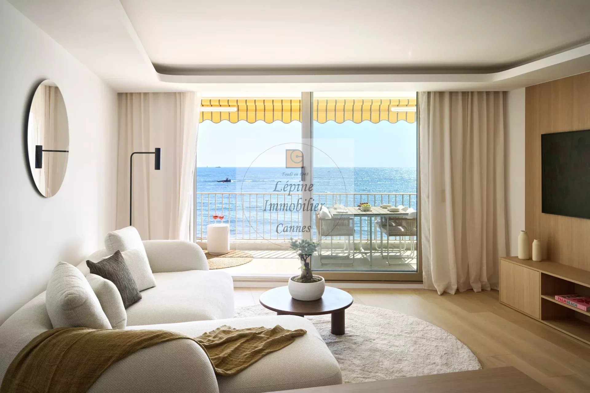 CANNES PALM BEACH – APPARTEMENT 3 PIECES RENOVE – VUE MER PANORAMIQUE