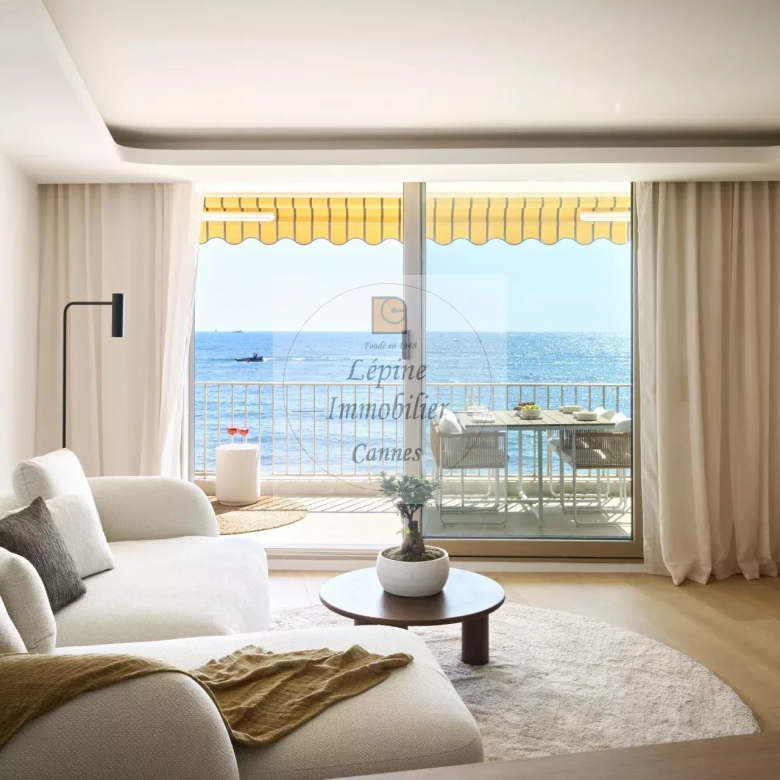 CANNES PALM BEACH – RENOVATED 2-BEDROOM APARTMENT – PANORAMIC SEA VIEW
