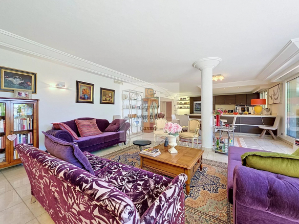 CANNES BASSE CALIFORNIE – 4 ROOMS – 45 SQM TERRACE – SEA VIEW – DOUBLE GARAGE