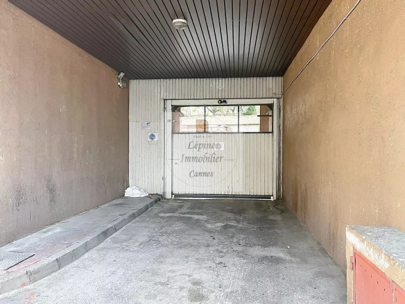 Cannes Bas Suquet, Local commercial de 195m²