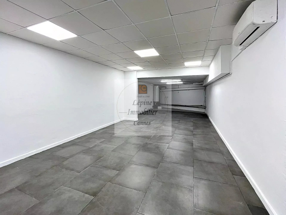 Cannes Bas Suquet, Local commercial de 195m²