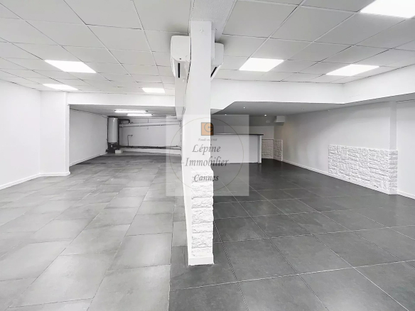 Cannes Bas Suquet, Local commercial de 195m²