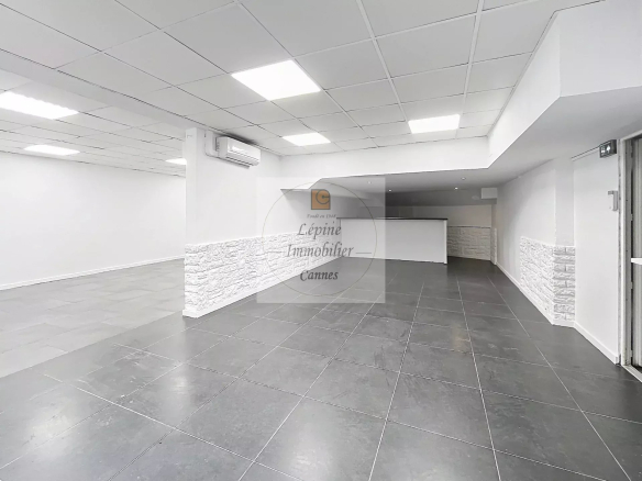 Cannes Bas Suquet, Local commercial de 195m²