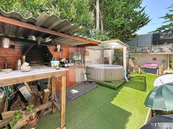 Vendu Loué !!!!  2P de 49m², terrasse et jardin 40m², 2 parkings et cave,