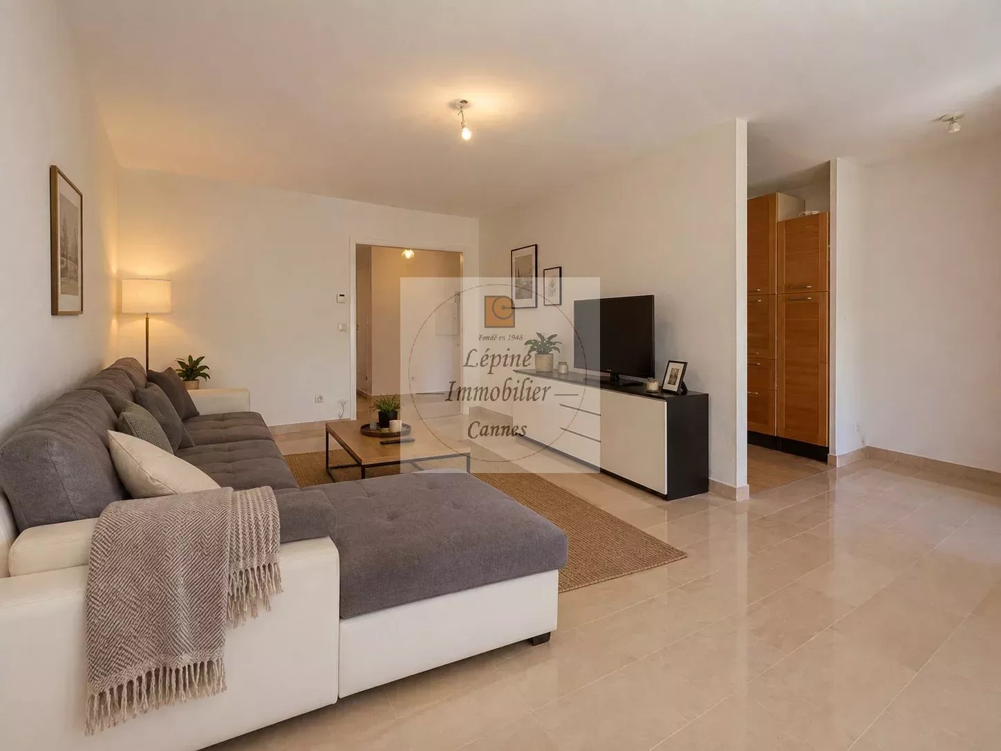 933348db68e954c97bfc3a179e695809_36fb82165d_1448-original-18674.jpg CANNES STANISLAS – 2 PIÈCES TRAVERSANT AVEC TERRASSE, GARAGE ET CAVE