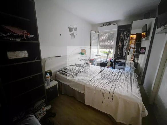 Vendu Loué !!!!  2P de 49m², terrasse et jardin 40m², 2 parkings et cave,