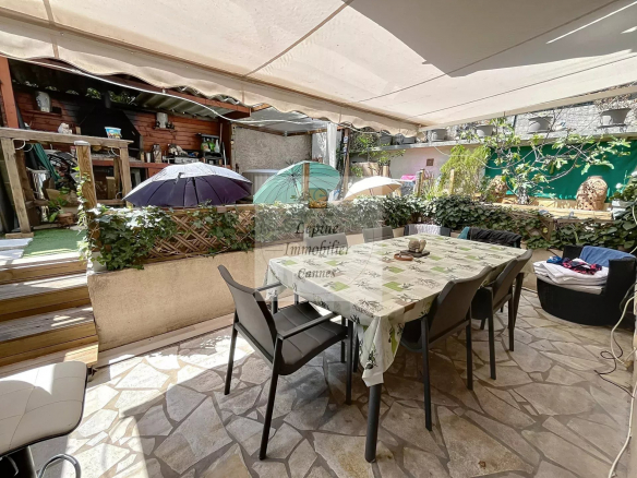 Vendu Loué !!!!  2P de 49m², terrasse et jardin 40m², 2 parkings et cave,