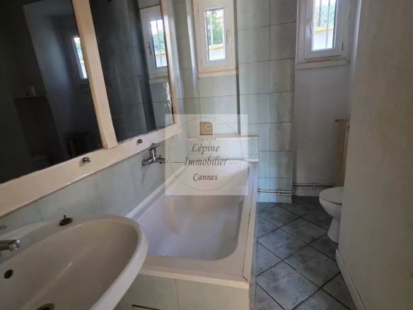 CANNES CROISETTE – 2 PIÈCES AVEC TERRASSE DE 25 M²