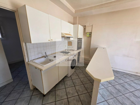 CANNES CROISETTE – 2 PIÈCES AVEC TERRASSE DE 25 M²