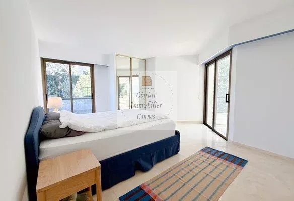 CANNES BASSE CALIFORNIE – 6 ROOMS, 250 SQM – TERRACE – 2 GARAGES