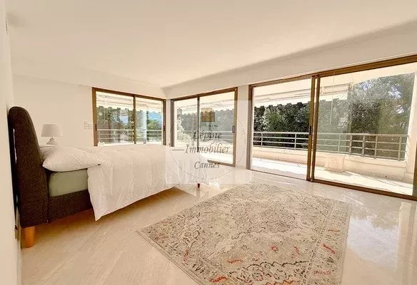 CANNES BASSE CALIFORNIE – 6 ROOMS, 250 SQM – TERRACE – 2 GARAGES
