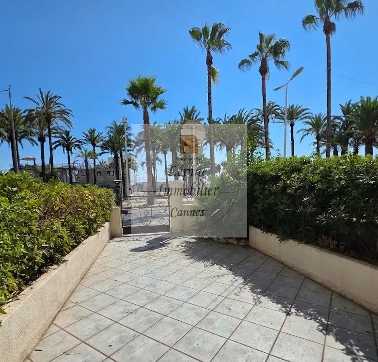 CANNES CROISETTE – 2 PIÈCES AVEC TERRASSE DE 25 M²
