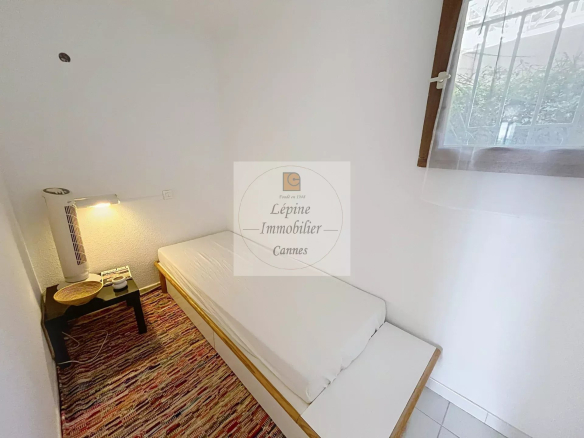 Cannes, Croix des Gardes, Villa Francia, 2/3P de 33.78m² en RDJ avec Parking sous sol.