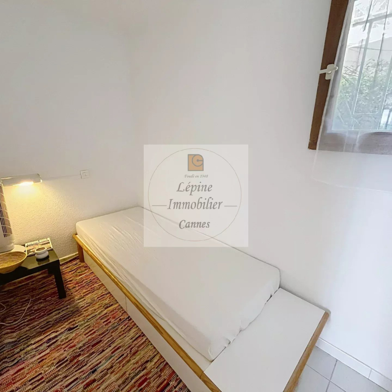 Cannes, Croix des Gardes, Villa Francia, 2/3P de 33.78m² en RDJ avec Parking sous sol.