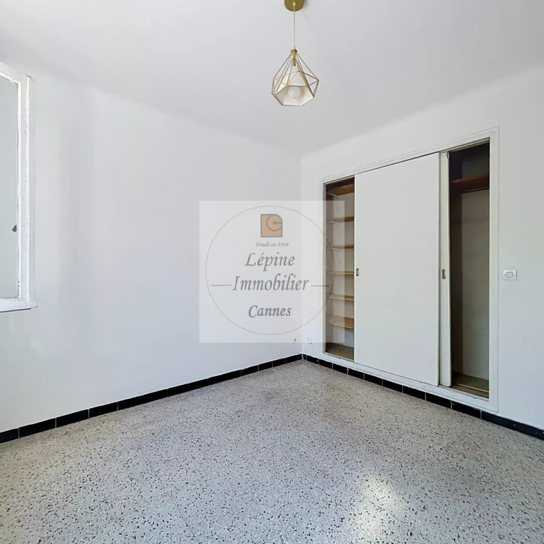 LE CANNET – 2 PIECES – A RENOVER